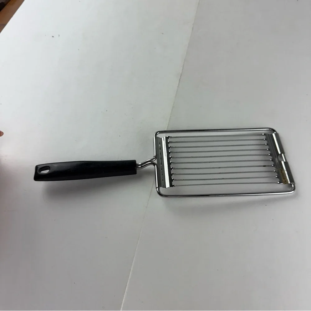 Vintage EKCO Slicer Tomato Cheese Cutter Stainless Steel Black Handle Serrated.